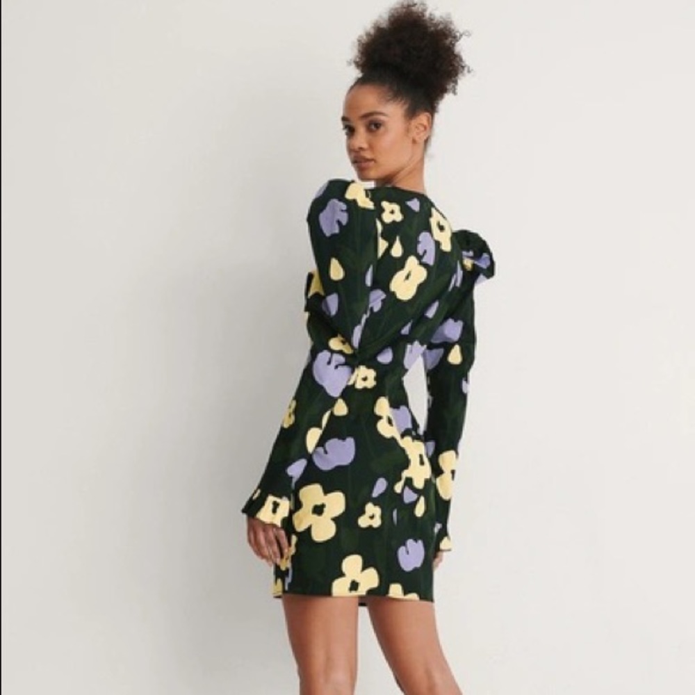 Small NA-KD puffer sleeve mini dress | worn once